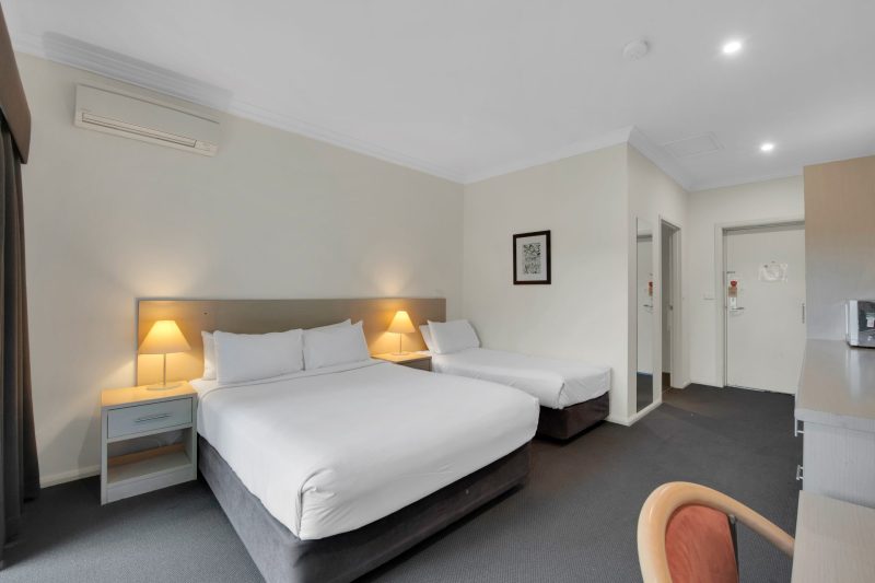 Room 212-Large-2