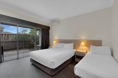 Room 212-Large-4